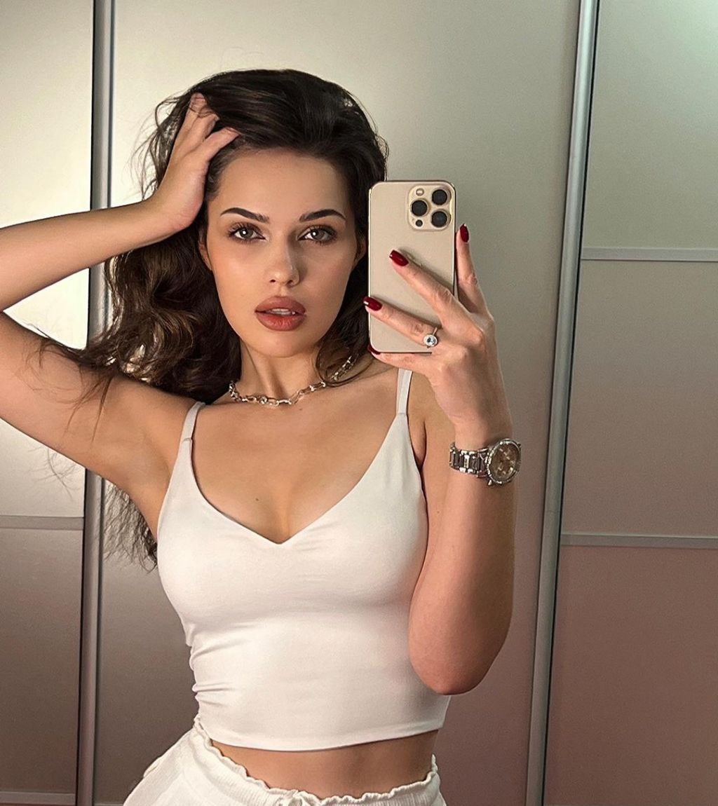 Ксюша привлекальеная девушка из Нижнего Тагила цена от 3000 руб