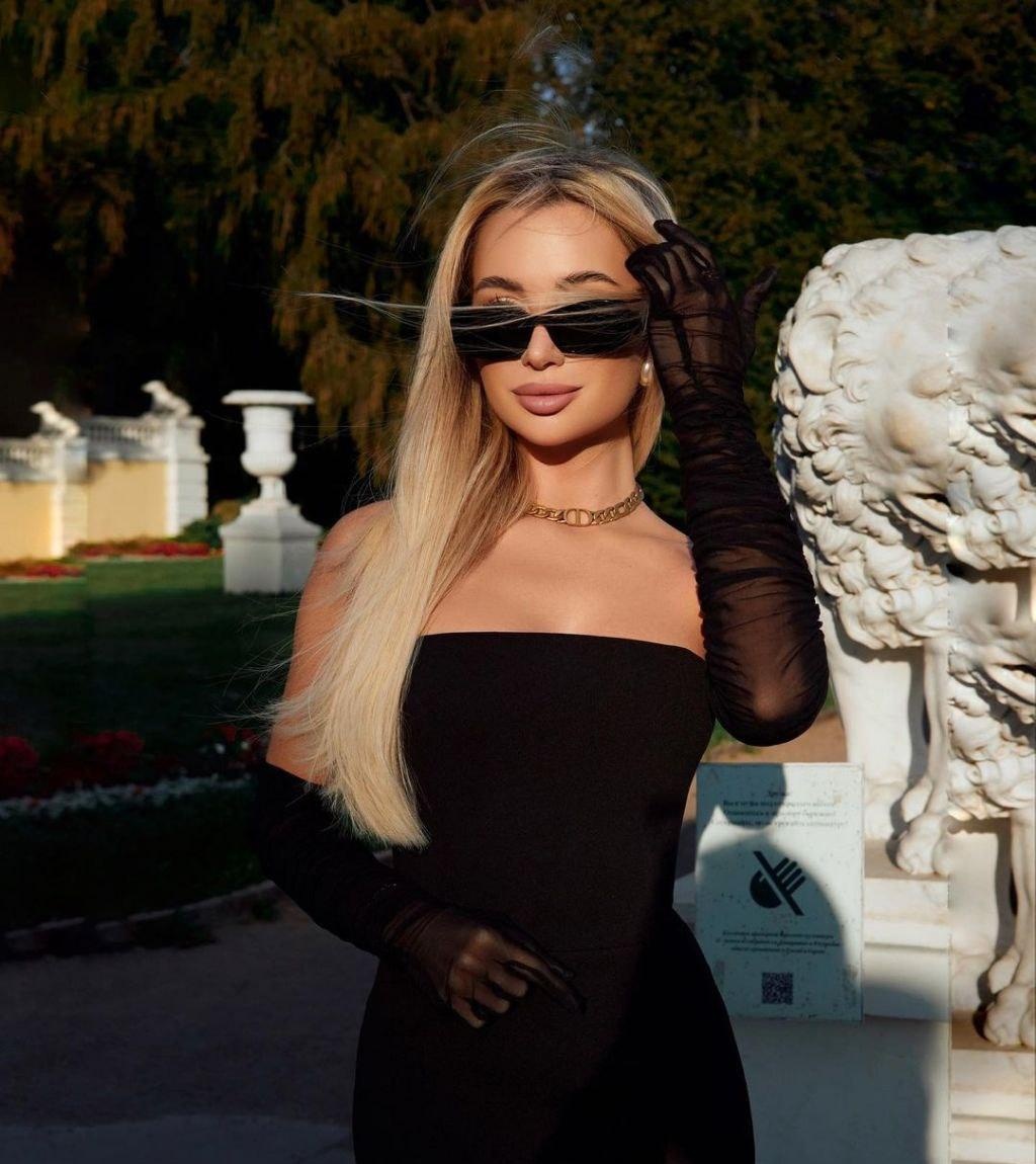 Юлия привлекальеная девушка из Нижнего Тагила цена от 4000 руб