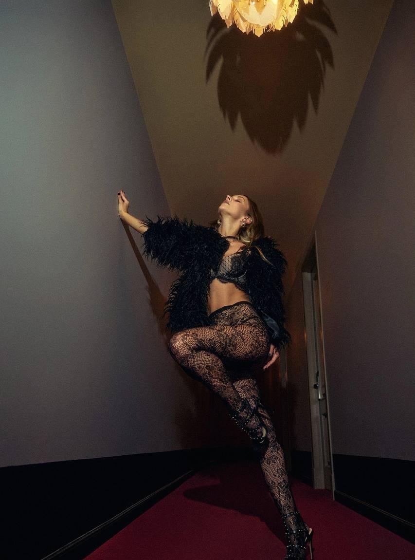 Света привлекальеная девушка из Нижнего Тагила цена от 6000 руб