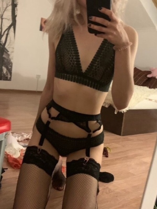 Люба привлекательная девушка из Нижнего Тагила цена от 3500 руб