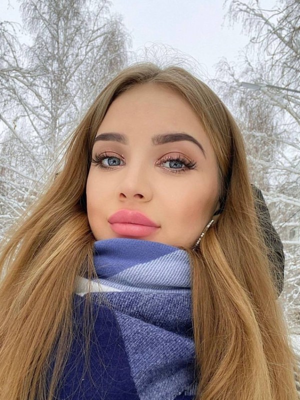 Ева привлекательная девушка из Нижнего Тагила цена от 8000 руб