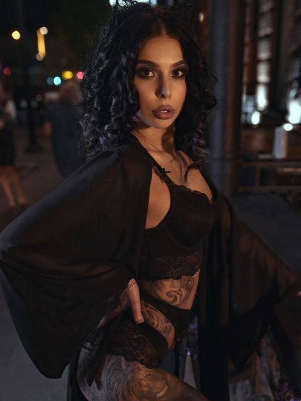 Марина привлекательная девушка из Нижнего Тагила цена от 4000 руб