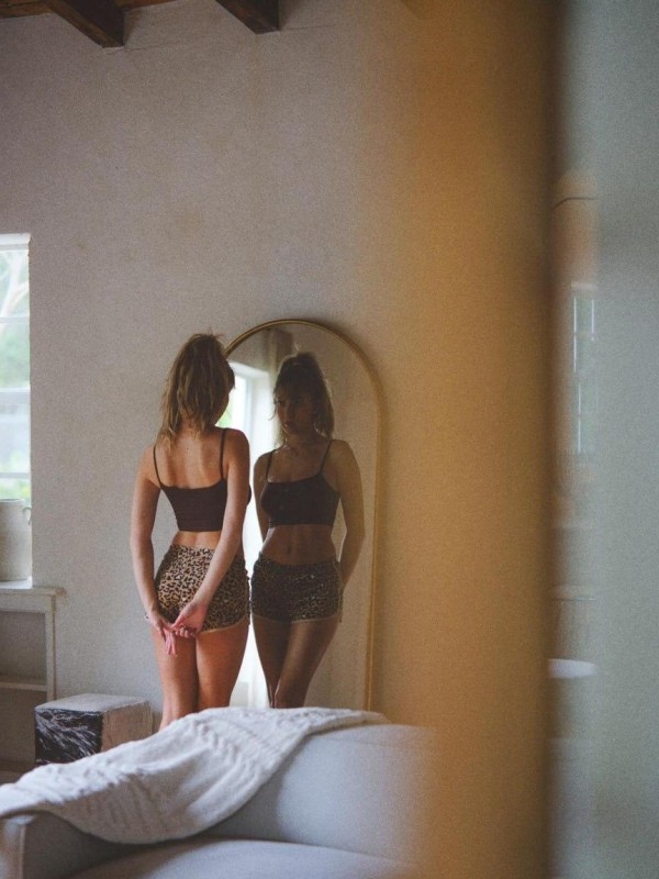 Анна привлекательная девушка из Нижнего Тагила цена от 4000 руб