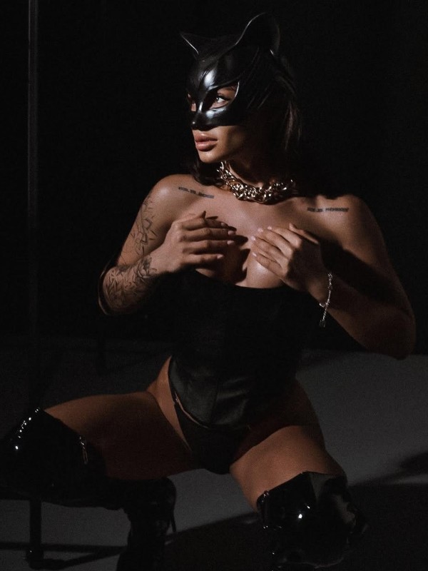 Маруся привлекательная девушка из Нижнего Тагила цена от 8000 руб